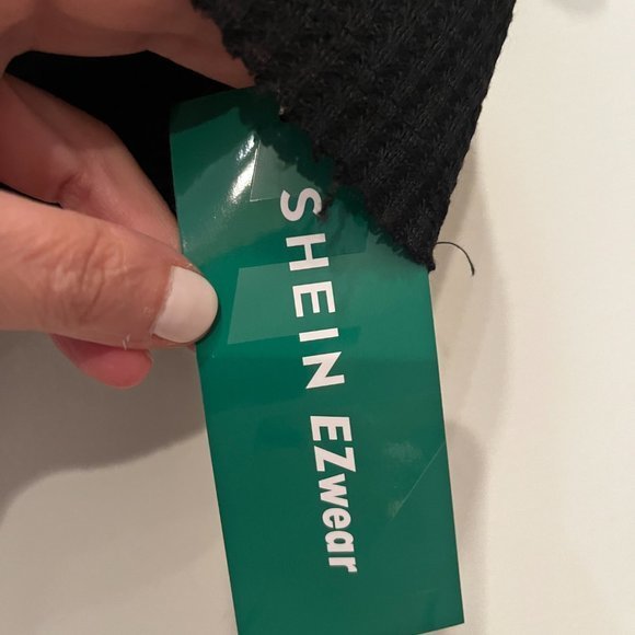 Shein Black V Neck Crop Top / Size S / NWT‎ - Picture 4 of 12